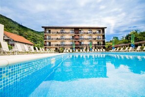 Seasonal outdoor pool