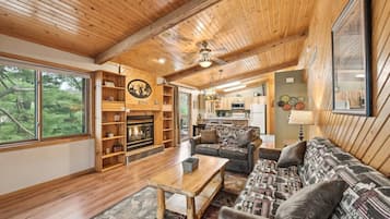 Smart TV, fireplace, stereo