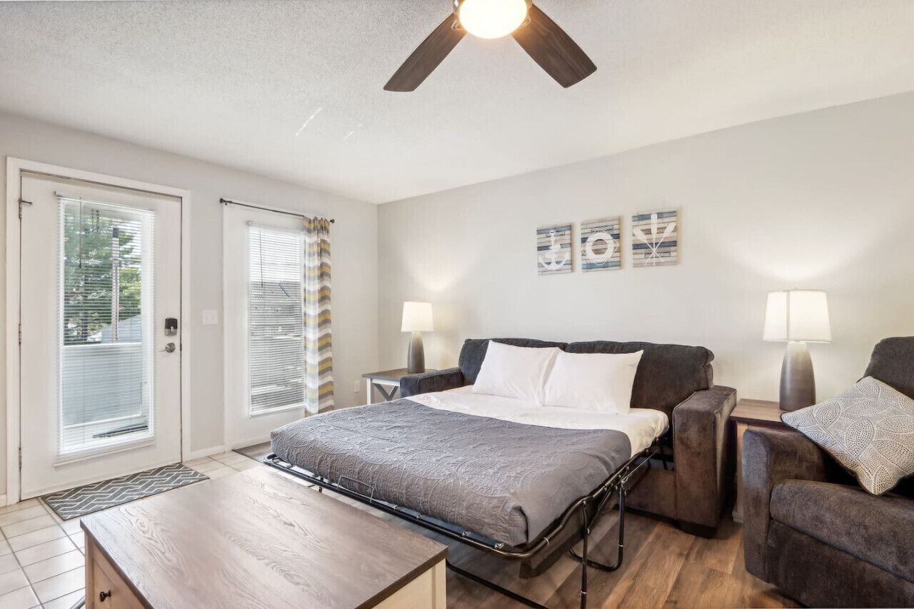 1 dormitorio, tabla de planchar con plancha, wifi gratis y ropa de cama