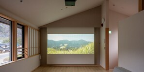 65-inch flat-screen TV with digital channels, heated floors - Rakuten STAY Izumo (Izumo)