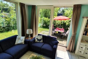 TV - Dune Bungalow directly against the dunes for 5 persons. Charming holiday home, Walking, Cycling, enjoying the silence. (Egmond-Binnen)