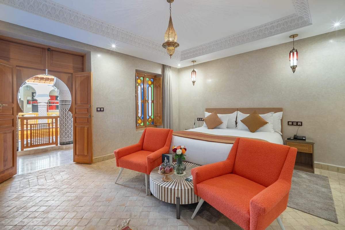 Deluxe Suite | 1 bedroom, minibar, iron/ironing board, free WiFi