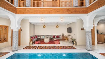 Piscine couverte