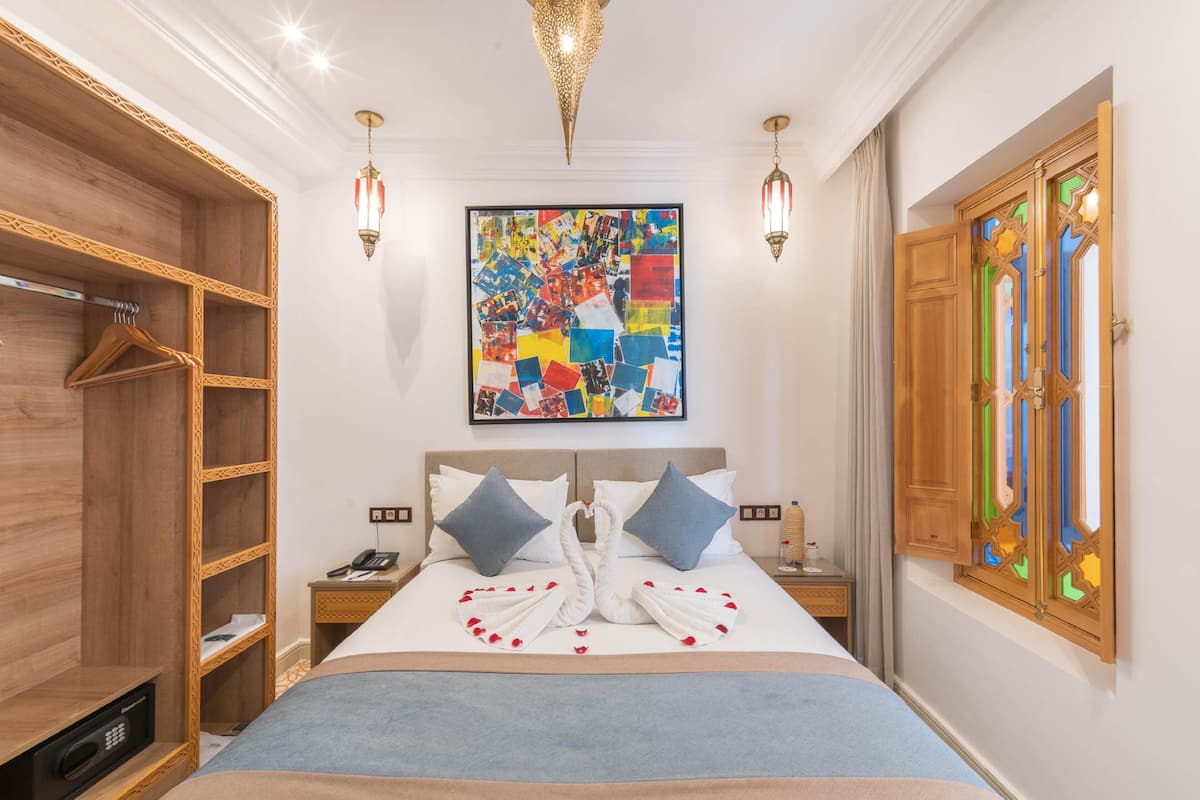Room (Double Superieure) | 1 bedroom, minibar, iron/ironing board, free WiFi