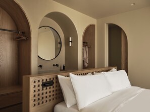 Suite, 2 Bedrooms | Egyptian cotton sheets, premium bedding, pillowtop beds, in-room safe
