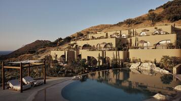 Innenpool, Außenpool, Cabañas (kostenlos), Sonnenschirme