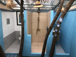 Handtücher, Seife, Toilettenpapier