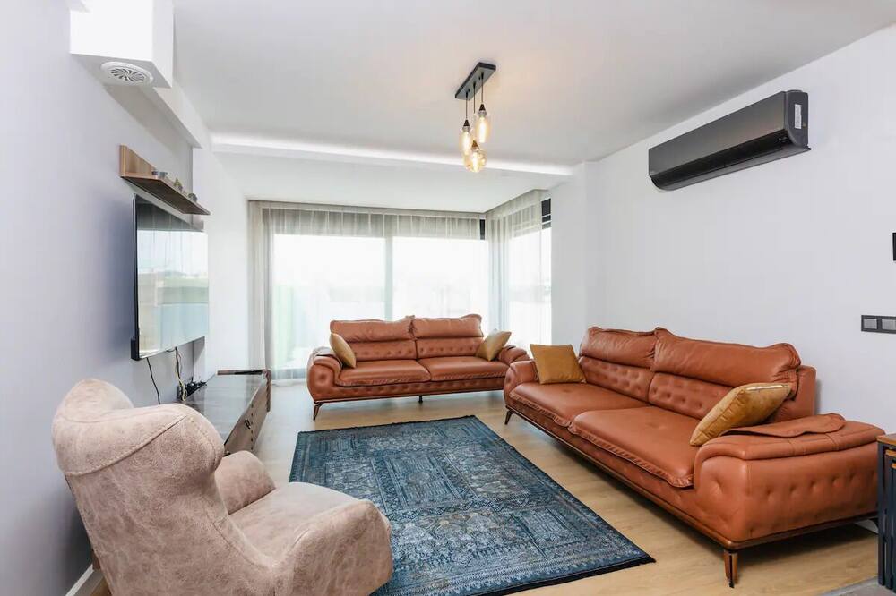 Close to the Sea, Luxury Triblex Villa with Heated Pool