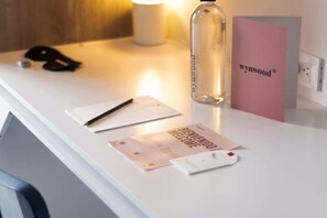 Douche, sĂšche-cheveux, serviettes fournies