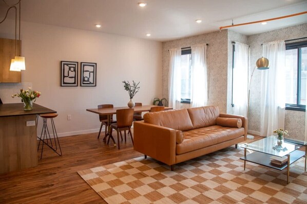 Unclassified image, 1 of 22, button