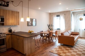 Unclassified image, 3 of 22, button