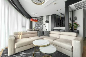 Elite Apartment | Living room | 150-cm flat-screen TV with cable channels - MARGI Dali Apartament LUX (Szczecin)