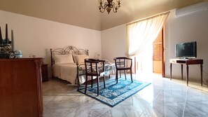 2 soverom, safe på rommet, strykejern/-brett og wi-fi (inkludert)