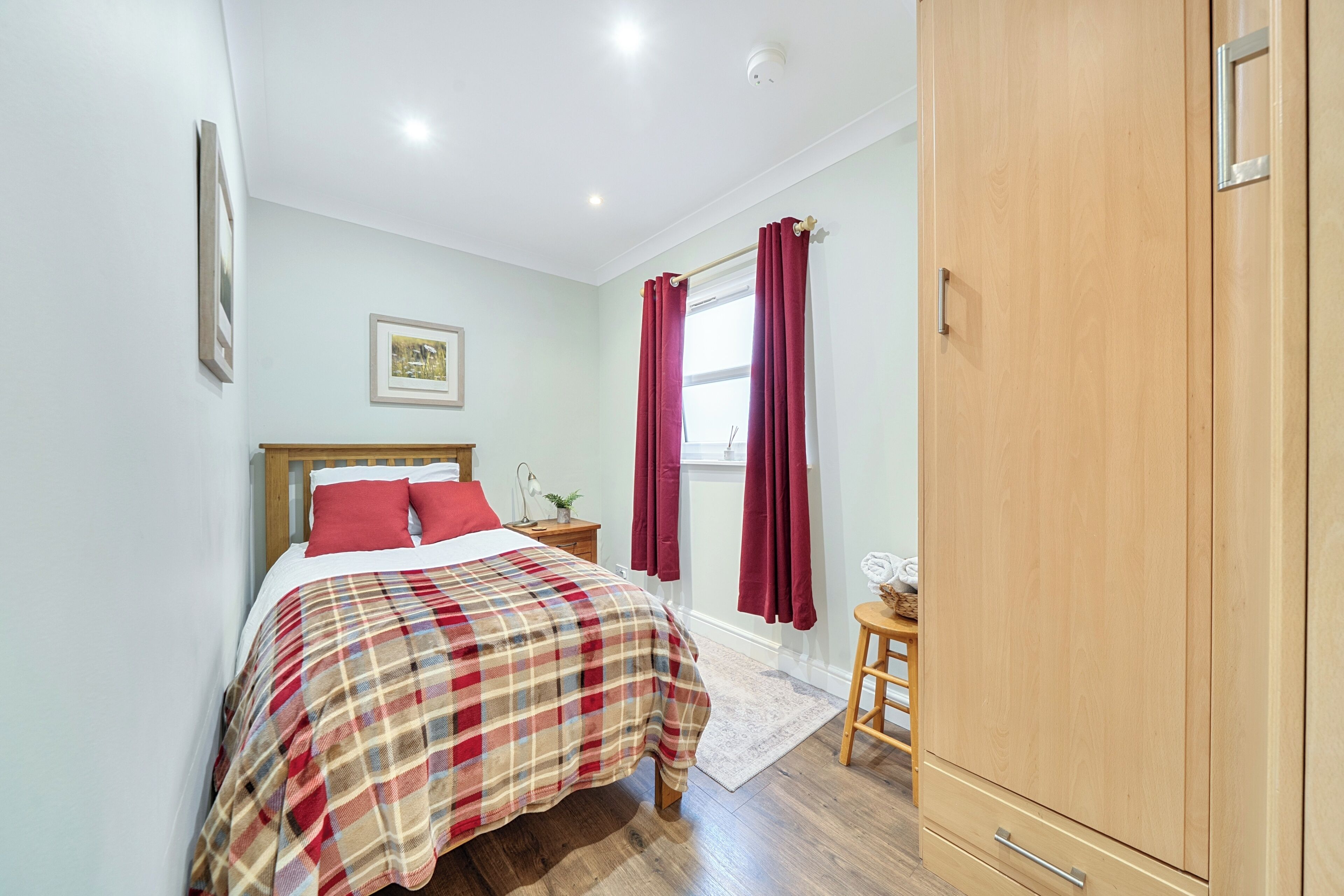 2 slaapkamers, een strijkplank/strijkijzer, gratis wifi, beddengoed