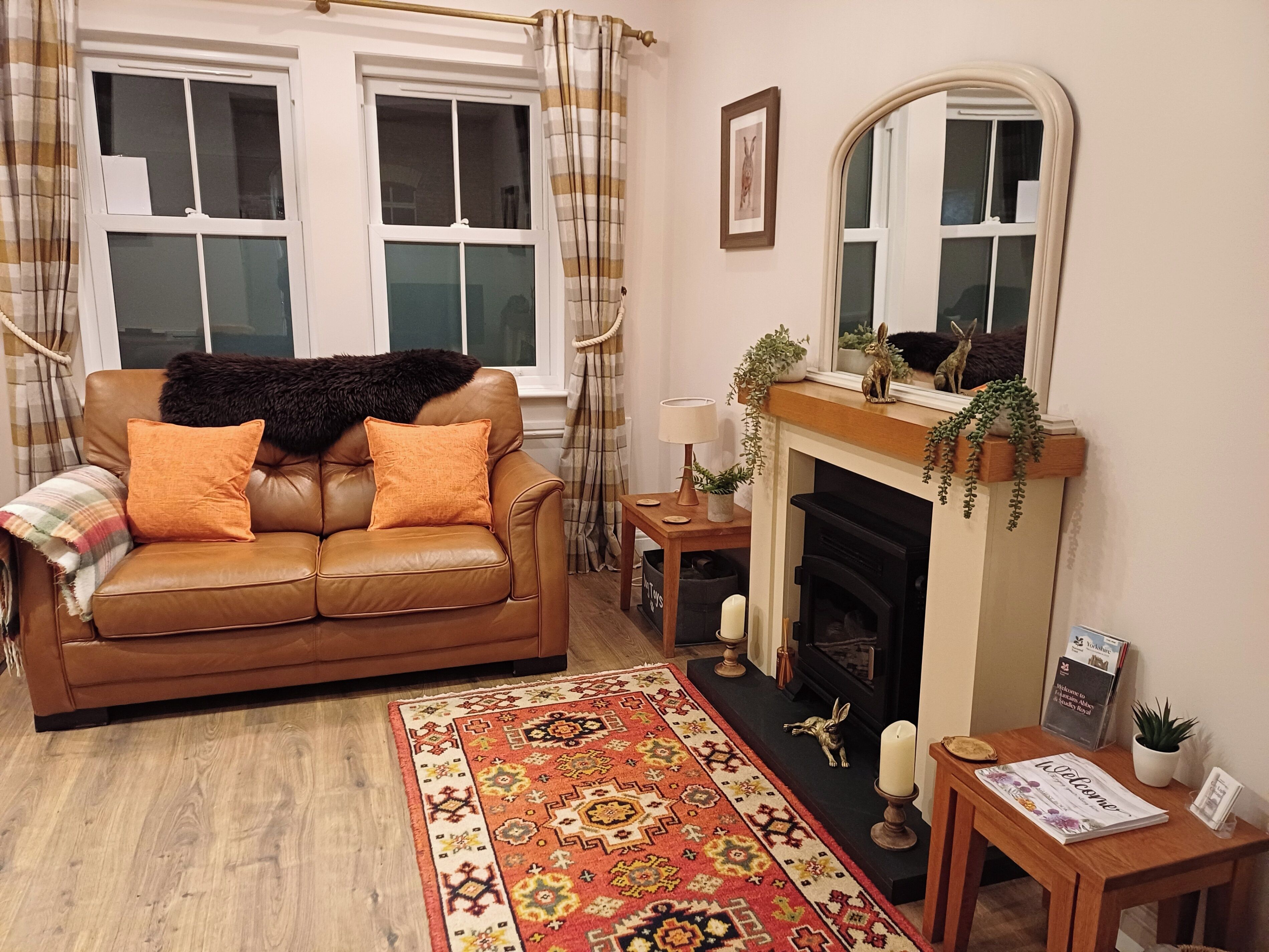 Cottage | Living area | TV