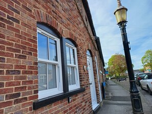 Cottage | Exterior - Central Ripon - Sleeps 3 - Garden - Pet Friendly (Ripon)