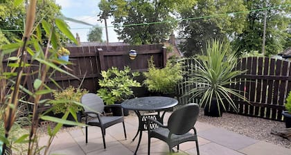Central Ripon - Sleeps 3 - Garden - Pet Friendly