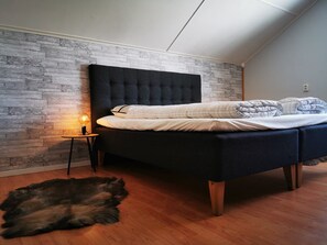 4 bedrooms, free WiFi, bed sheets