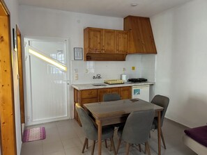 TV - Ege Apartments (Bodrum)