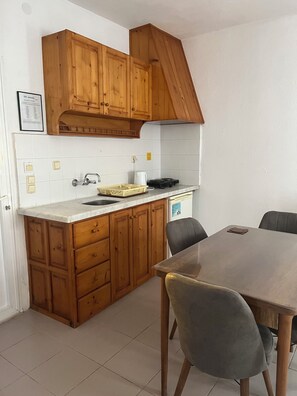 TV - Ege Apartments (Bodrum)