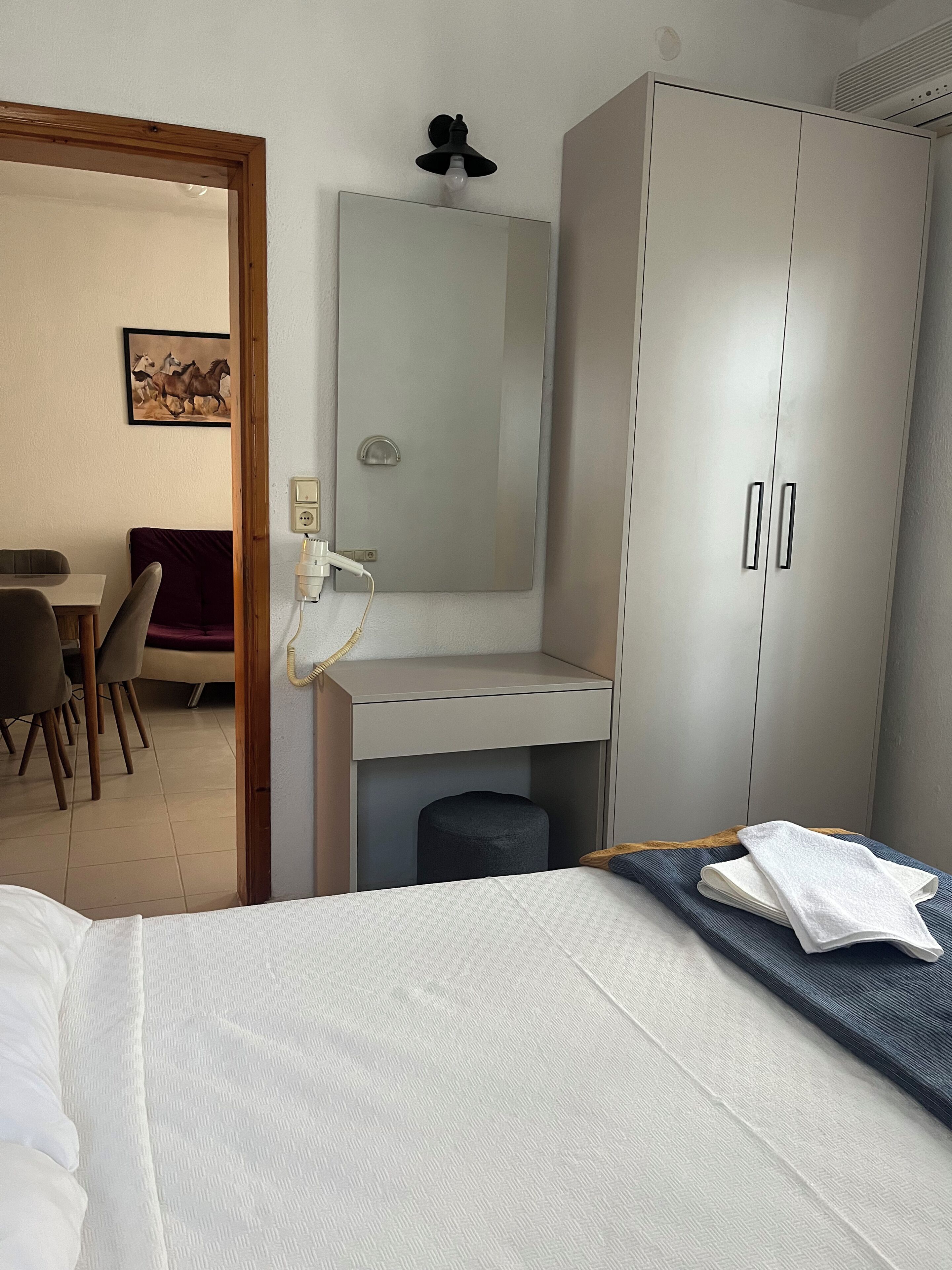 1 bedroom, desk, bed sheets