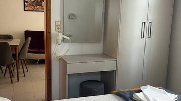 1 bedroom, desk, bed sheets