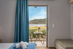 Executive studio, uitzicht op zee | Terras