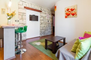 Basic Apartment | Living area - Dante Square Apartment  (Pula)