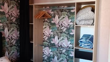 2 chambres, lit parapluie, Wi-Fi gratuit, draps fournis