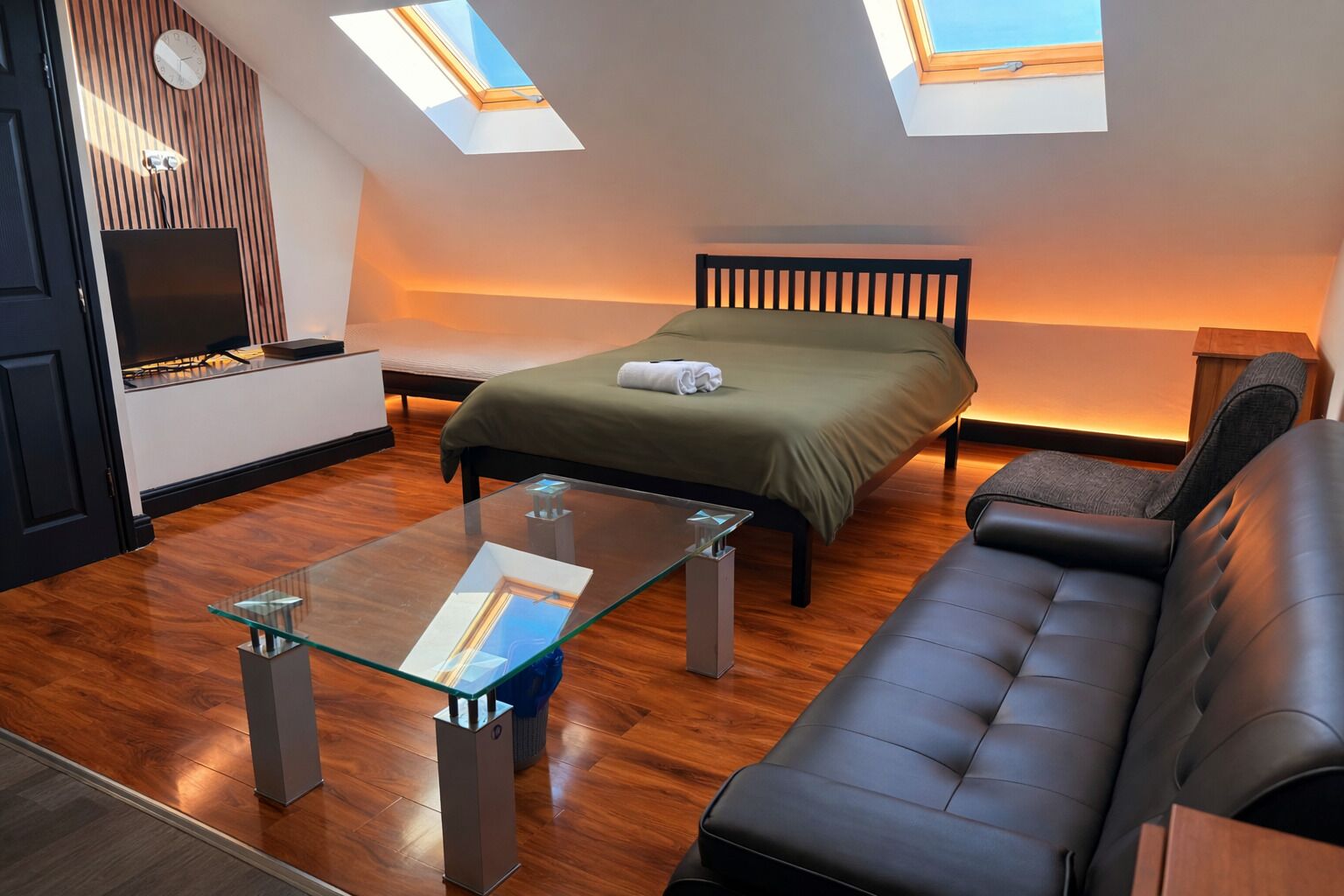 Decoración personalizada, muebles diferentes y escritorio 