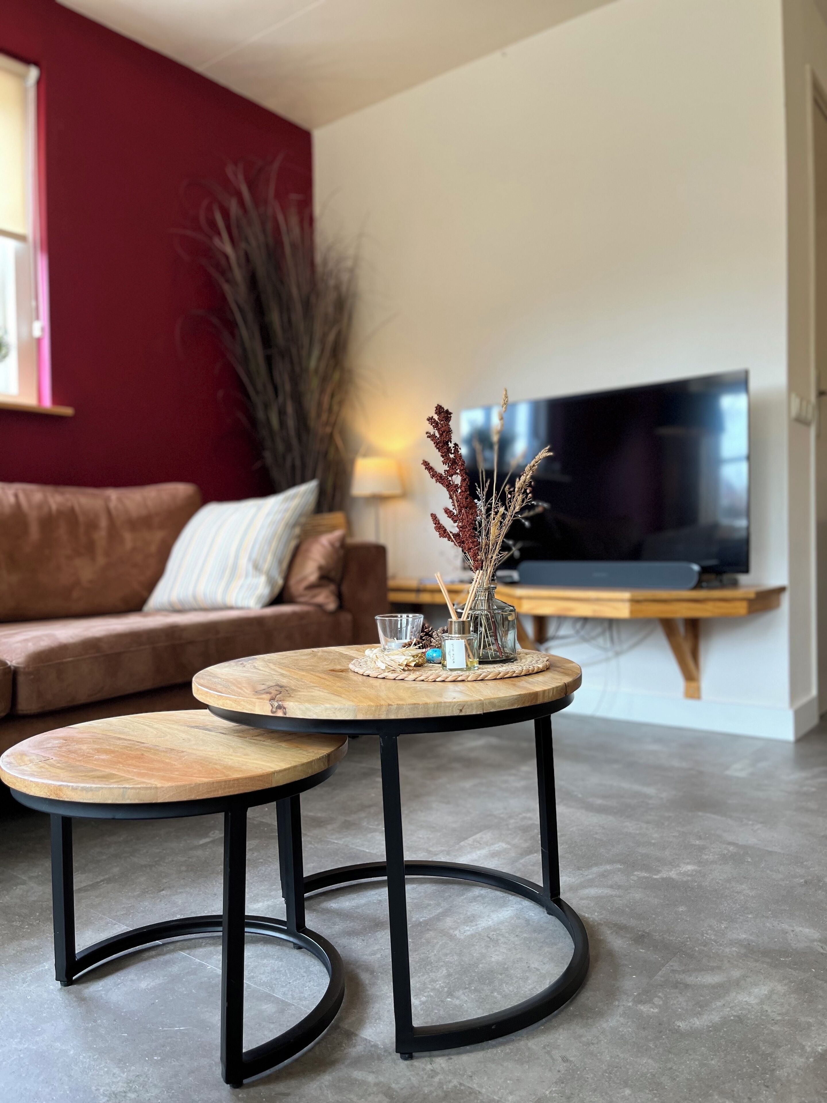 Smart-TV, bøker, stereoanlegg og printere