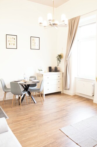 Apartment Wiesbaden Mitte - Zentral am Park. Congresscenter 5 Min, Bahnhof 10min