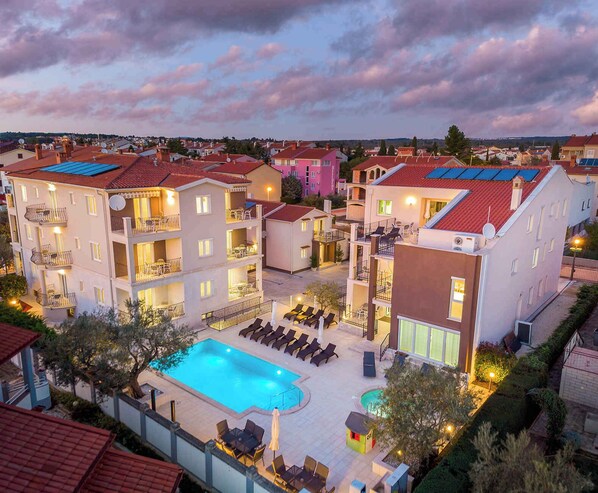 المنشأة من الخارج