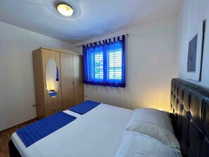 1 室のベッドルーム、WiFi