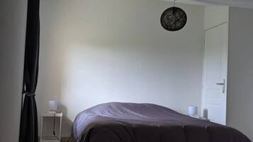 1 chambre, fer et planche Ă repasser, Wi-Fi, draps fournis