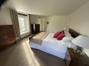 4 chambres, fer et planche à repasser, Wi-Fi gratuit, draps fournis