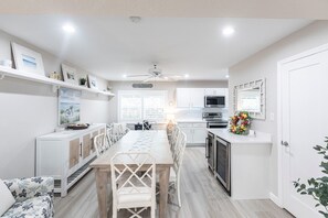 Dining - Villa 20 - Premium Plus - Aloha Kai Vacation Villas (Siesta Key)