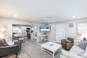 TV - Villa 20 - Premium Plus - Aloha Kai Vacation Villas (Siesta Key)