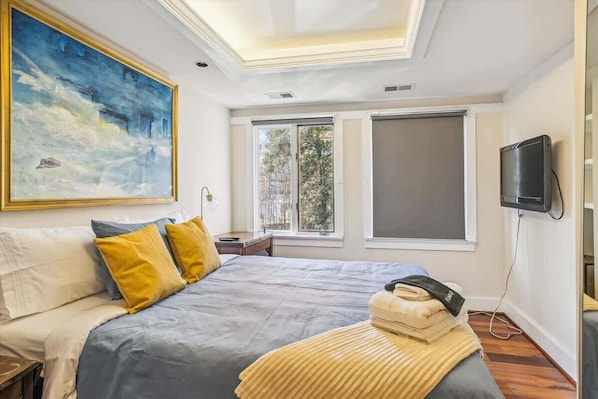 2 habitaciones, tabla de planchar con plancha, wifi y ropa de cama 