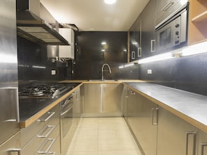 Fridge, microwave, oven, dishwasher