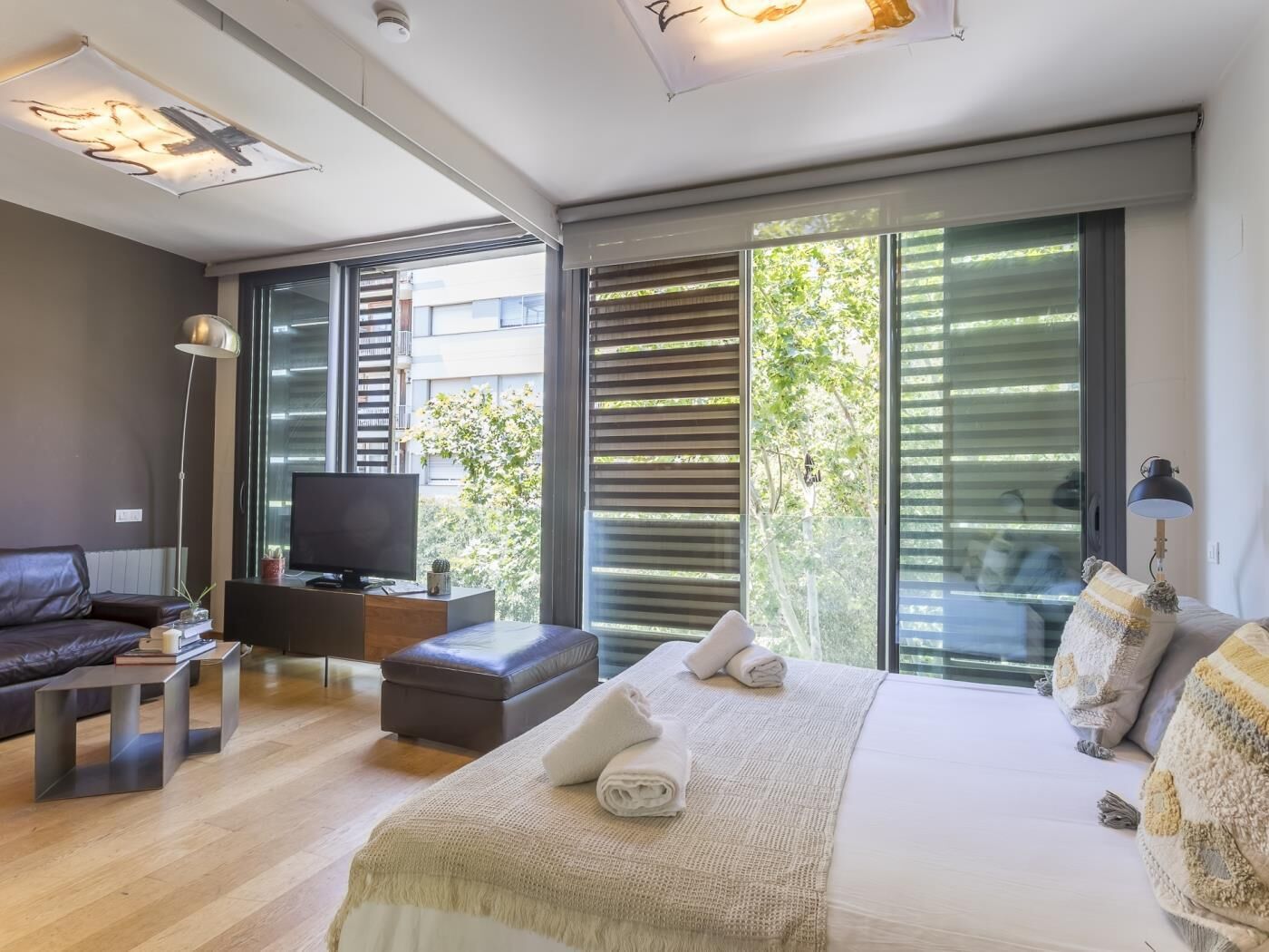 3 slaapkamers, een strijkplank/strijkijzer, reisbedje, internet