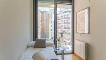 3 slaapkamers, een strijkplank/strijkijzer, internet, beddengoed