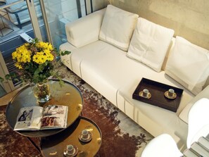 Interior - Loft near Arc de Triumph w/ pool & terrace (Barcelona)