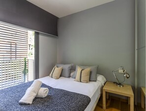 2 makuuhuonetta, silitysrauta/-lauta, internet, vuodevaatteet