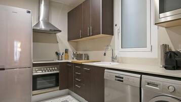 Refrigerador, microondas, horno y lavavajillas