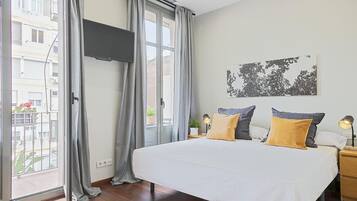 2 habitaciones, tabla de planchar con plancha, internet y ropa de cama