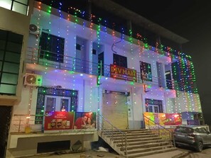 Fachada de la propiedad