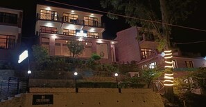 Fachada da propriedade