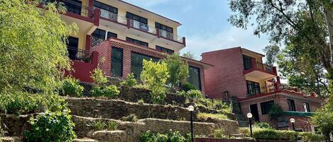 Bagian depan properti