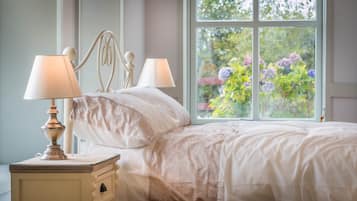 4 habitaciones, tabla de planchar con plancha, wifi y ropa de cama